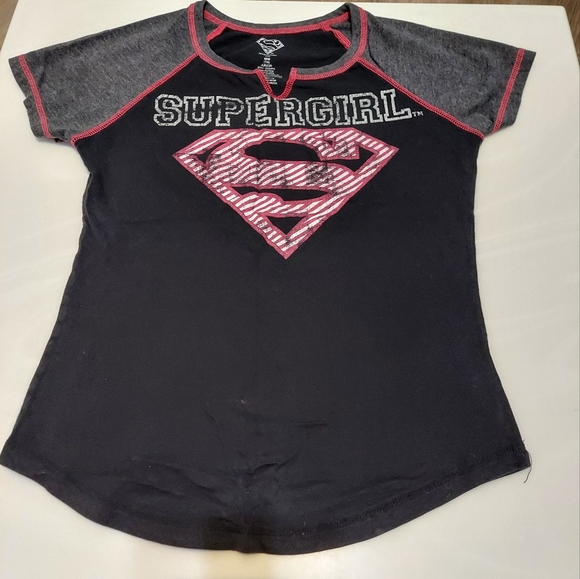 Supergirl DC comics t-shirt  |S| - Picture 5 of 7